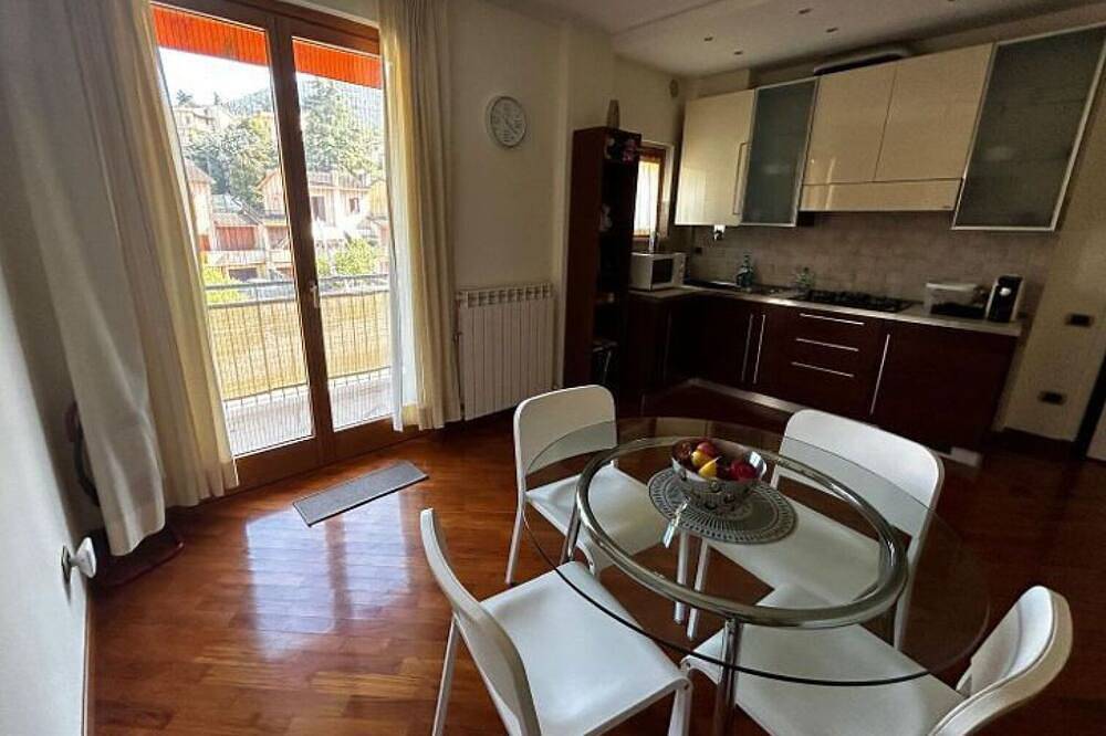 Entire apartment, Within walking distance of the historic center, comfortable in a quiet area with parking in Spoleto, Perugia Province