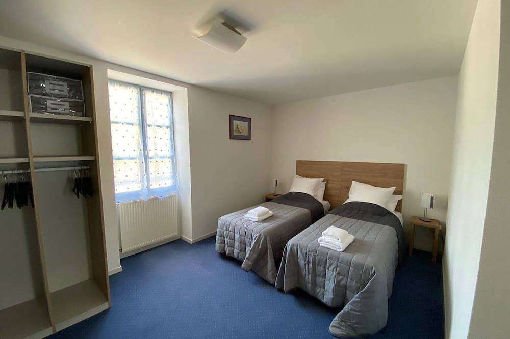 Amplio y cómodo alojamiento en Feneyrols cerca del Aveyron in Féneyrols, Macizo Central