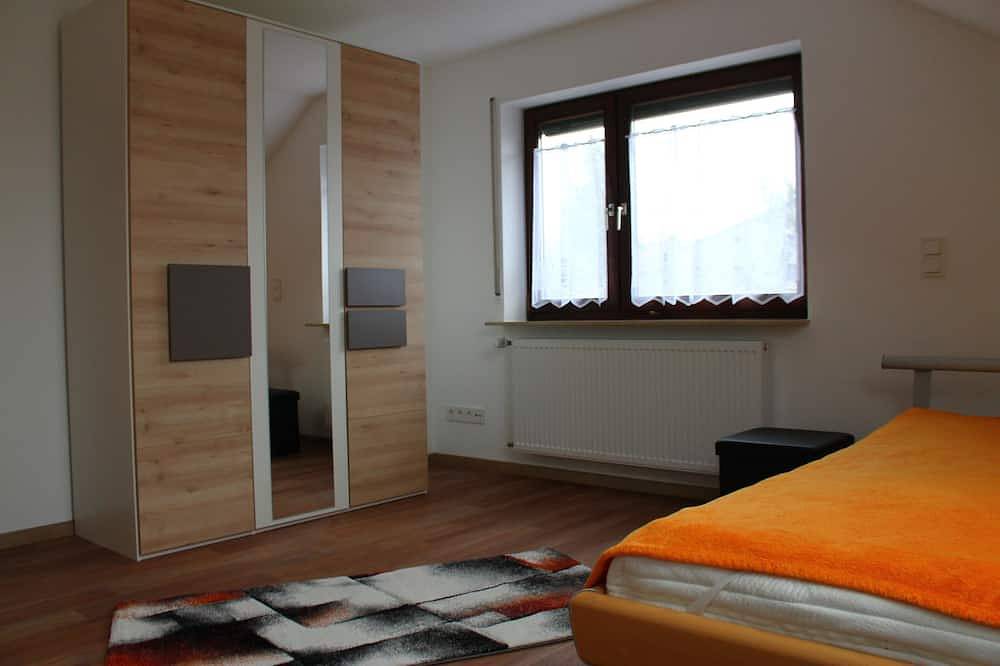 Ganze Wohnung, Großzügiges Ferienappartement \" Turm im Blick\" in reizvoller Umgebung, in Dietingen, Mittlerer Schwarzwald