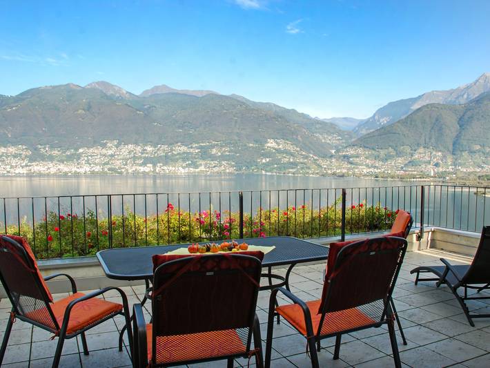 Ferienwohnung für 4 Personen, mit Terrasse und Ausblick sowie Seeblick am Lago Maggiore (Schweiz) - 2