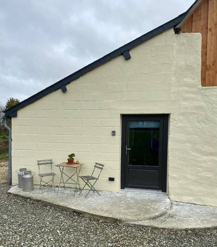 Location de vacances pour 2 personnes, avec terrasse et jardin à Saint-Ellier-du-Maine