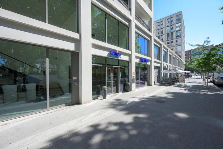 Cottage pour 2 personnes, avec piscine et balcon dans Gare de Lyon Part Dieu
