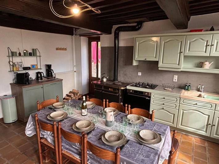Location de vacances pour 12 personnes, avec vue et jardin à Dun-les-Places - 2
