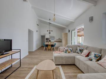 Location de vacances pour 8 personnes, avec terrasse et jardin à Saint-Cyr-sur-Mer