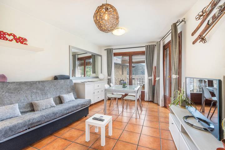 Apartamento de vacaciones para 10 personas, con balcón en Pirineo Catalan - 2