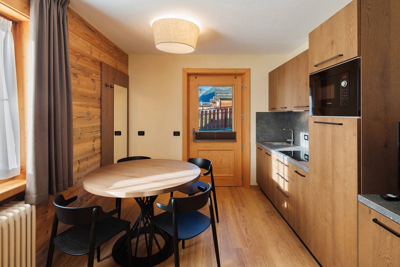 Apartamento entero, Apartamento 'Monte Vago' con vistas a la montaña, jardín compartido y Wi-Fi in Livigno (Town), Livigno