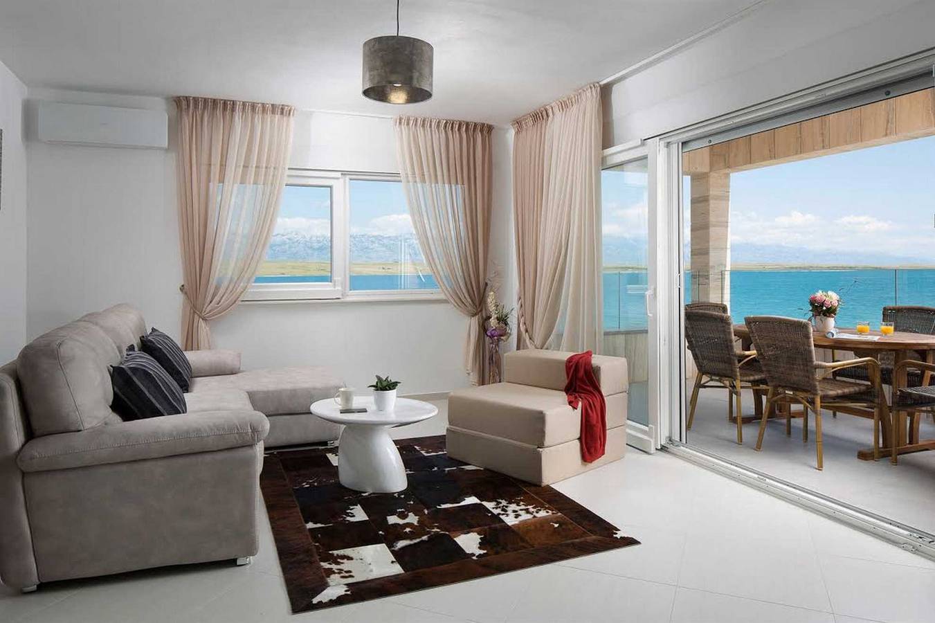 Geheel appartement, Air-conditioned apartment for 2-4 persons | just 10 meters to the sea in Vir