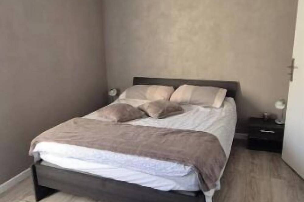 Spacious house with private pool in Istres, Istres region