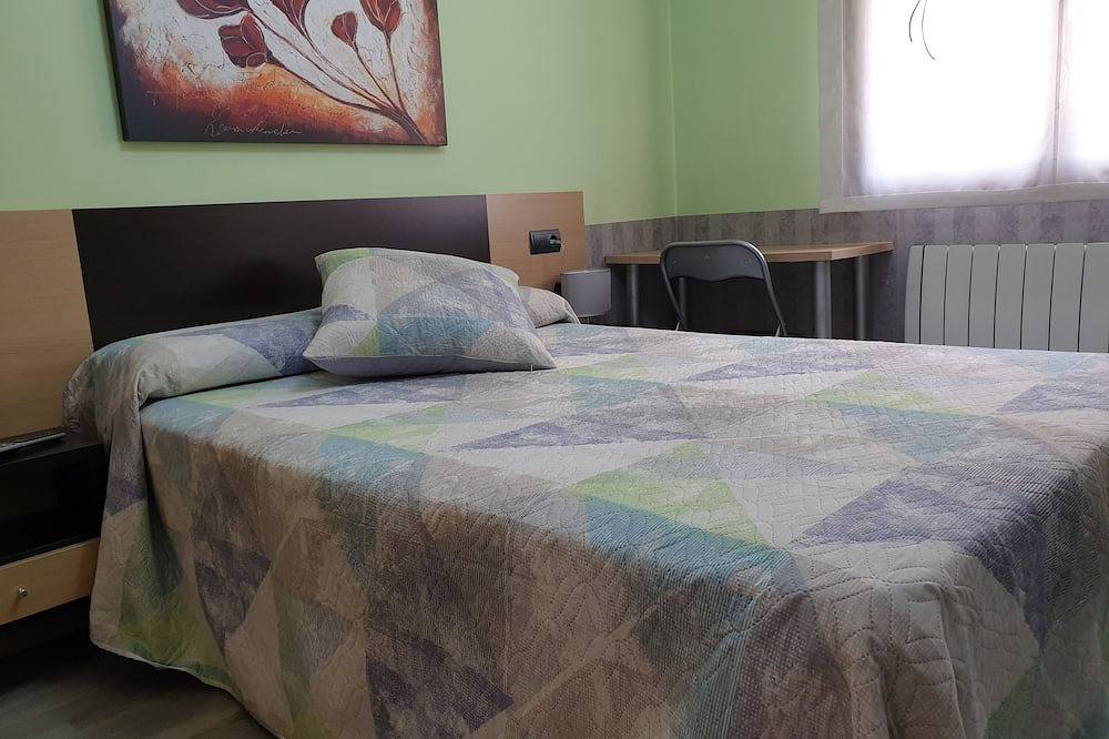 Entire apartment, Tourist Apartments \"El Jardín\". in Teruel, Teruel Region