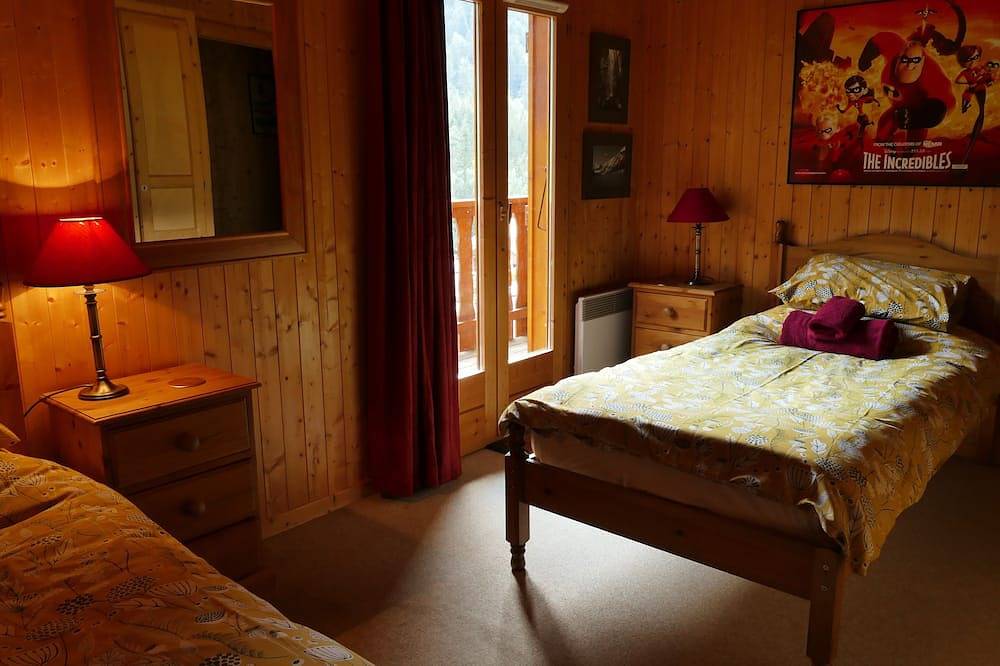 Luxury south-facing chalet 5 minutes from ski slopes, 15 minutes from Chatel in Abondance, Les Portes du Soleil