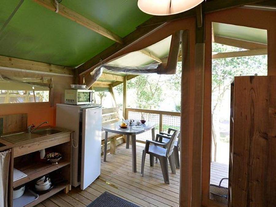 Camping Domaine de Kervallon - Tienda de lona y madera 5 personas - Confort Safari in Caro (desambiguación), Región de Vannes