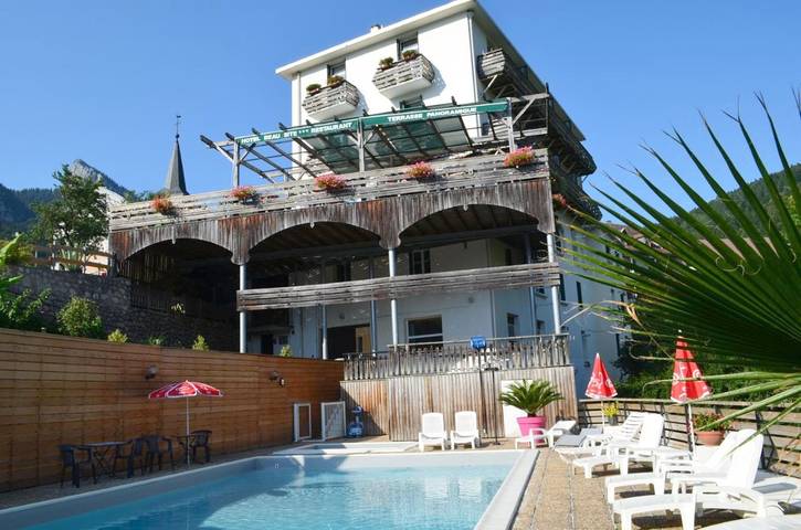 Hôtel pour 3 personnes, avec terrasse et piscine