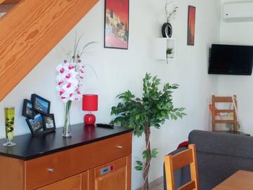 Gîte pour 6 personnes, avec piscine et jardin dans Prunete