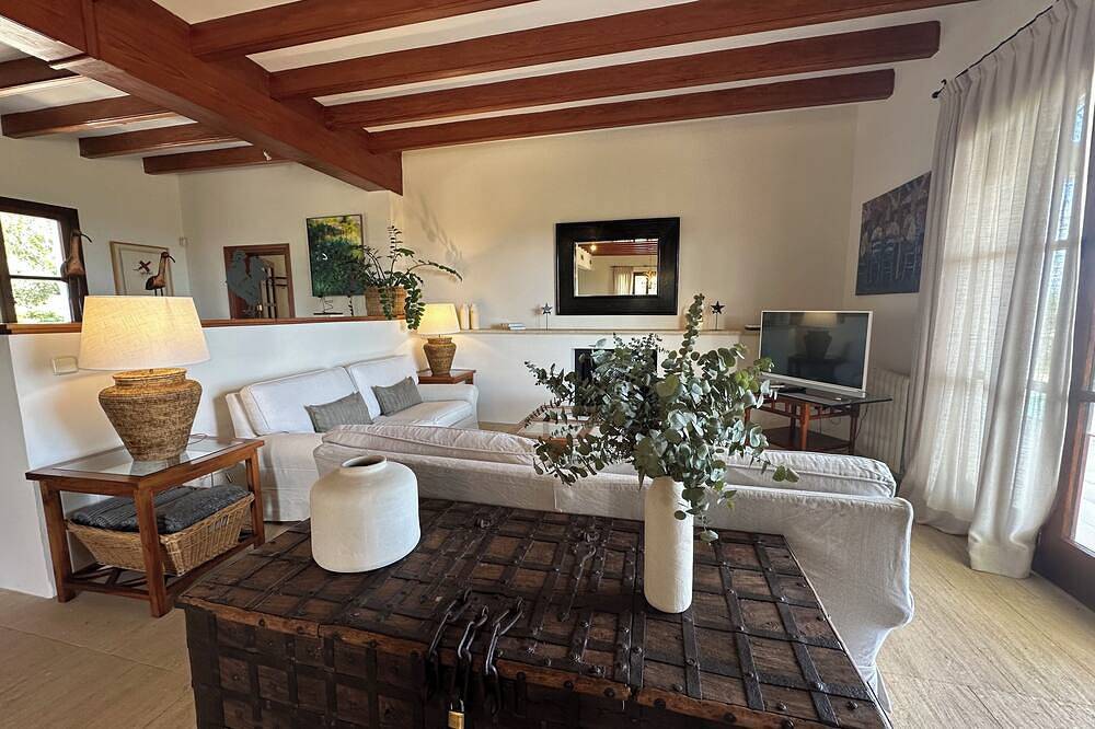 Amazing topluxus villa,seaview,next to golf course, private pool, hot tub, grill in Portocolom, Felanitx