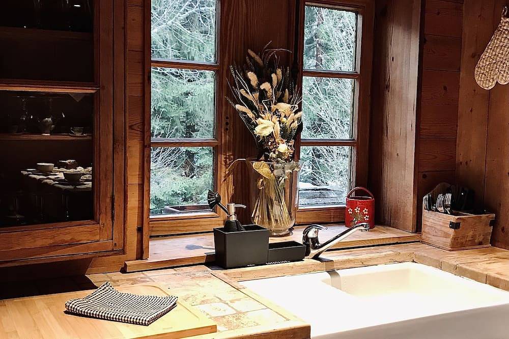 Chalet Authentique Dans Écrin de Nature in Les Houches, Massif du Mont-Blanc