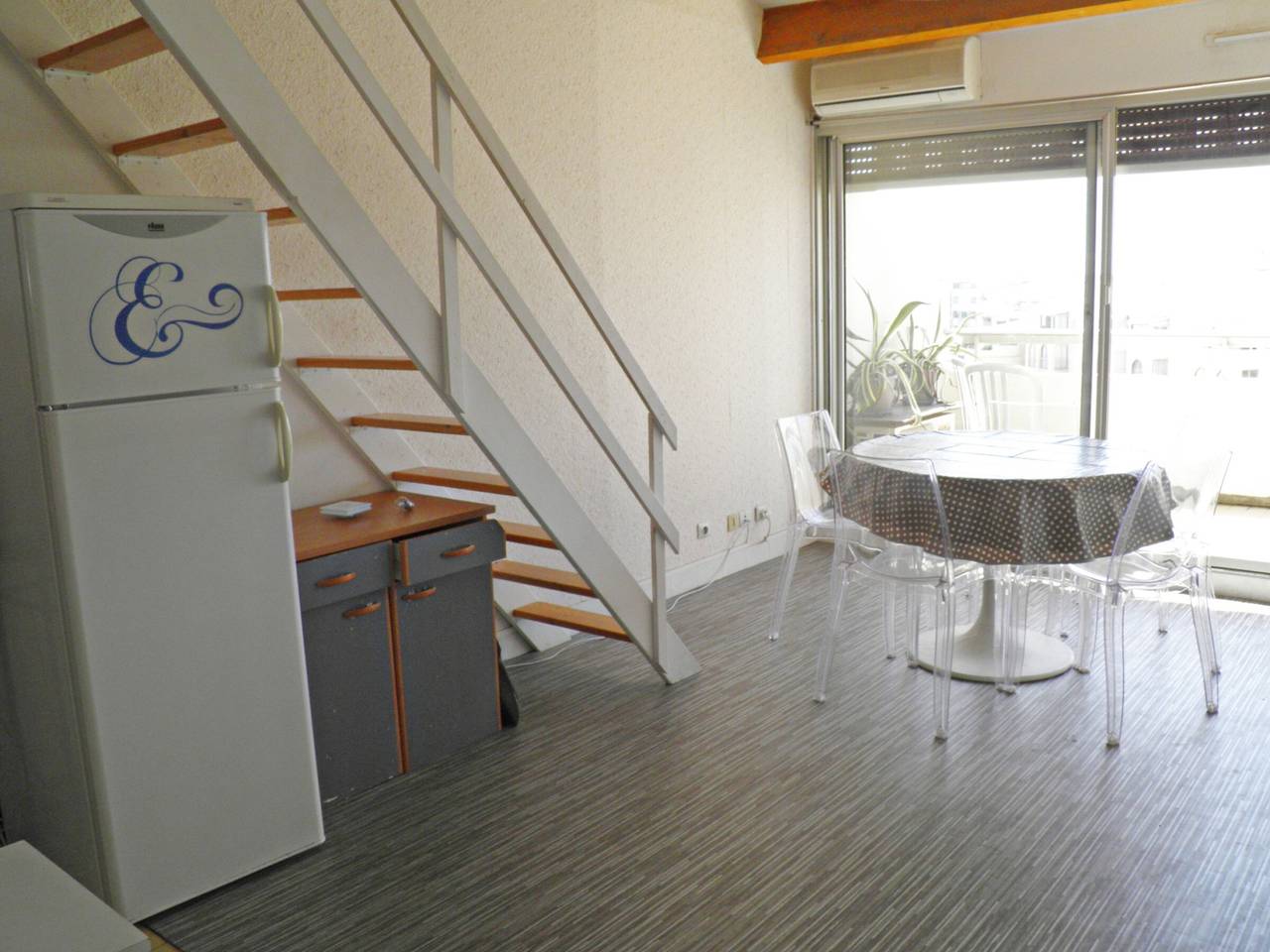Entire apartment, Charming mezzanine apartment, terrace, parking and air conditioning in Sète in Sete, Mediterranean Coast (France)