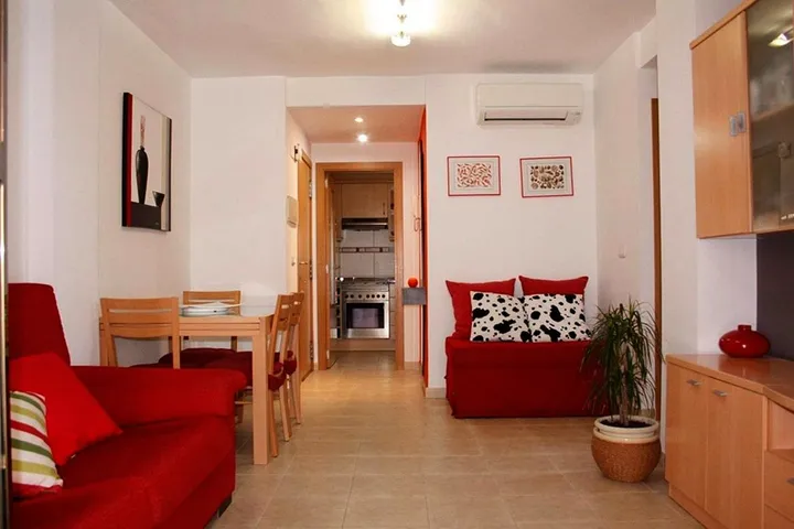Apartamento de vacaciones para 5 personas, con terraza además de vistas y piscina - 1