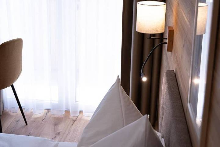 Doppelzimmer, Dusche, Wc - Pension Fischinger in Feldkirchen in Kärnten, Bezirk Feldkirchen