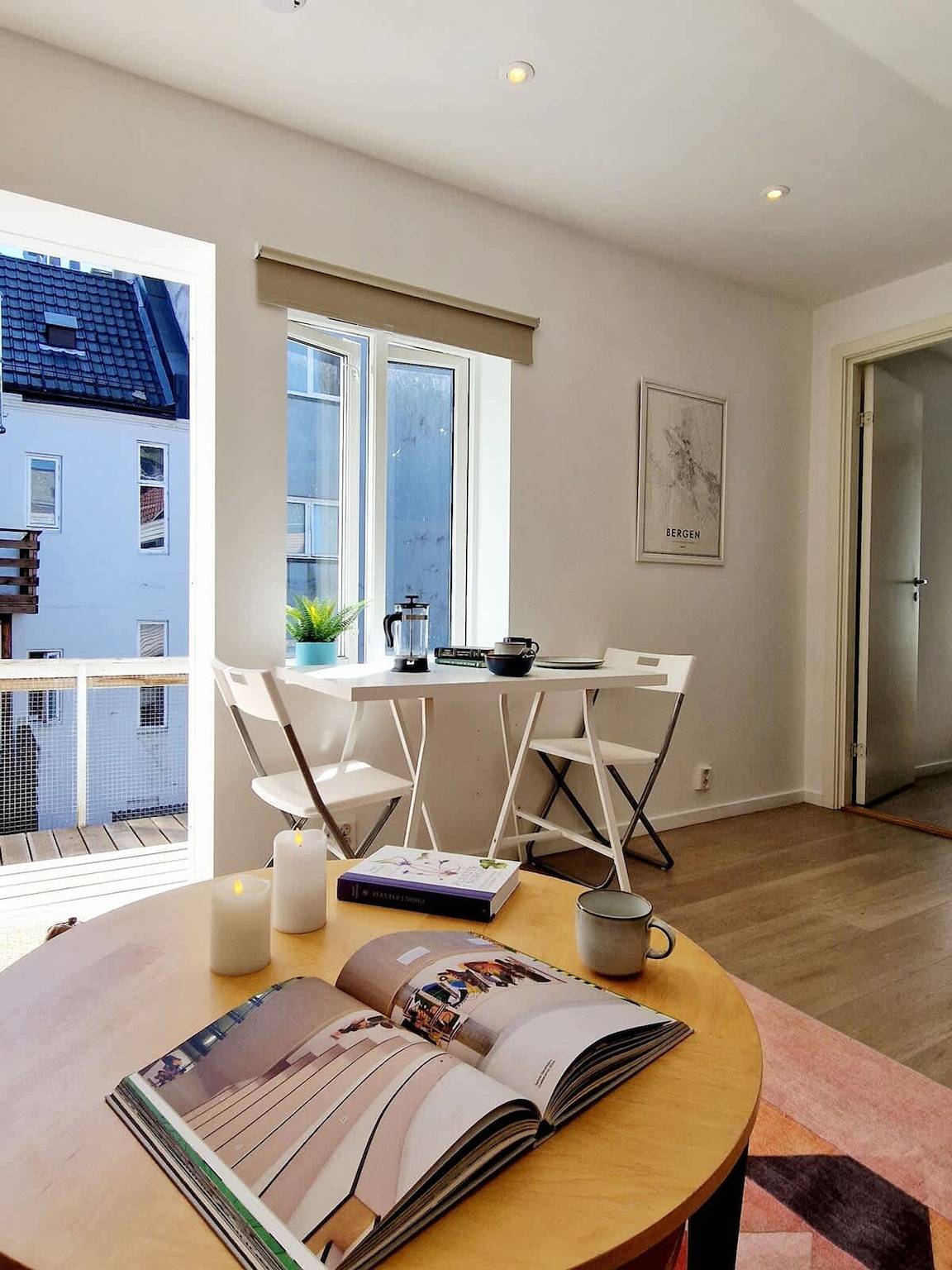 Hel leilighet, City center  Terrace in quiet backyard - Stylish in Bergenhus, Bergen