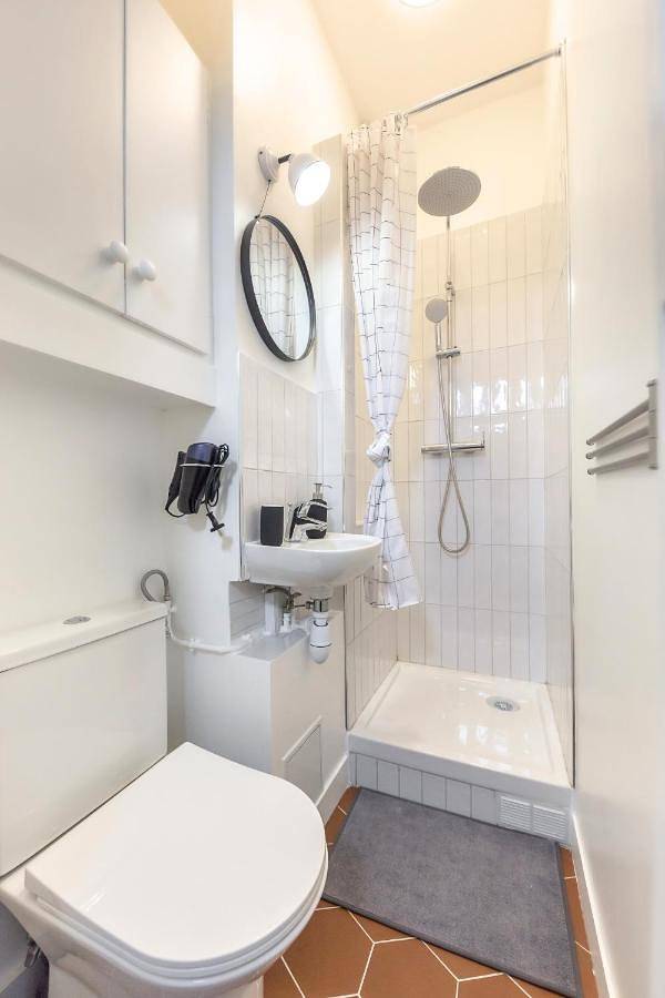 Appartement entier, L'Alma - Tout Équipé & Calme - 15min de Paris & La Défense in Garches, Hauts-de-Seine