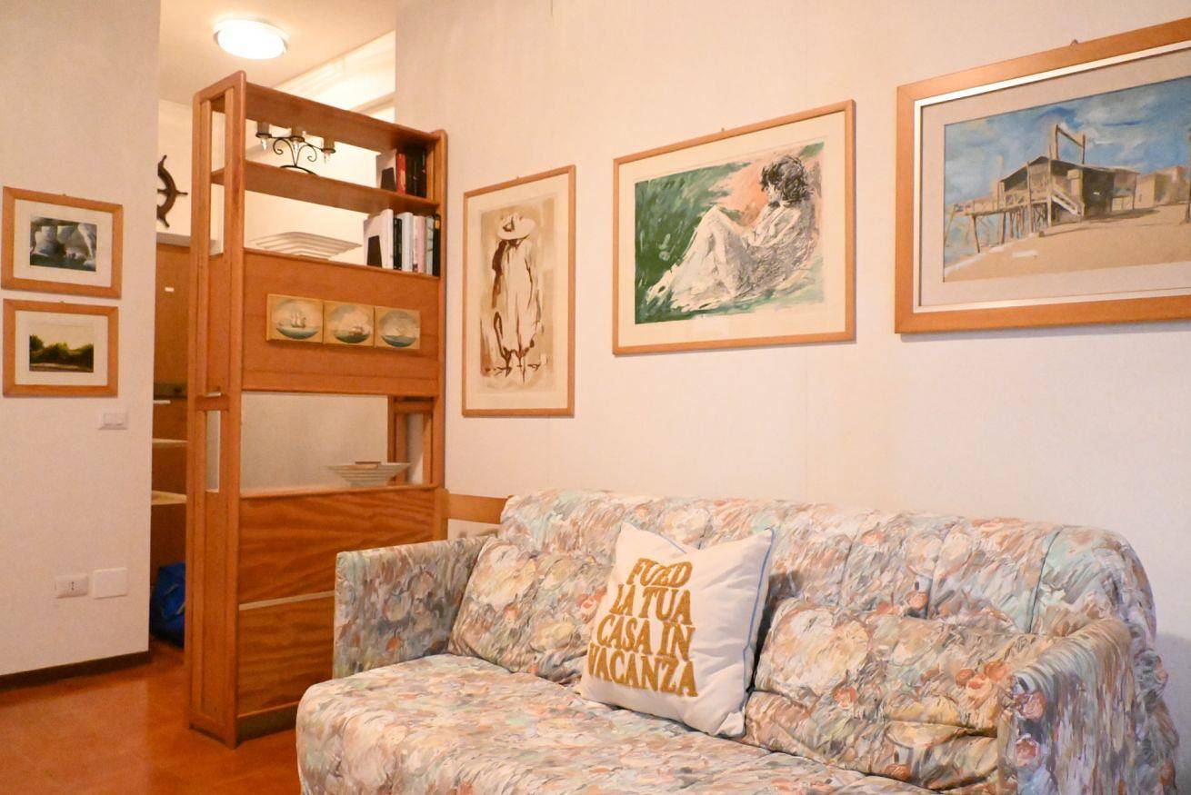 Entire apartment, N295 – Numana, three-room apartment a stone's throw from the center in Sirolo, Riviera del Conero