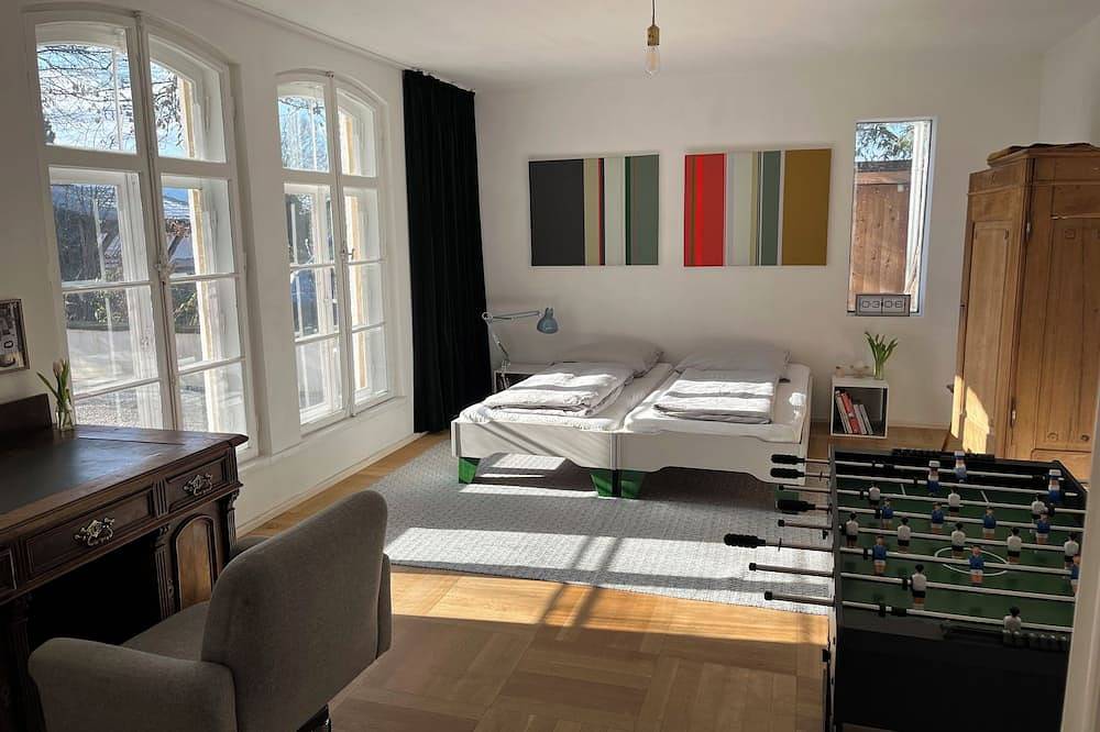 Künstlerhaus für die Grosse Familie am Fuße der Berge in Ohlstadt, Das Blaue Land