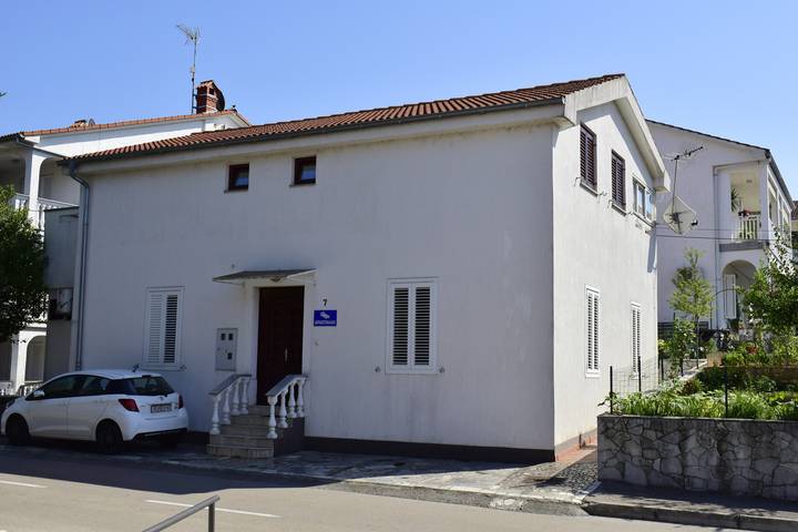 Ferienwohnung für 3 Personen, mit Balkon und Garten in Malinska - 4