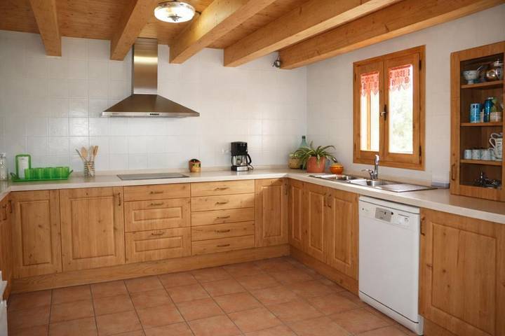 Casa rural para 16 personas, con Terraza y Jardín además de Piscina y Vistas en Noguera - 4
