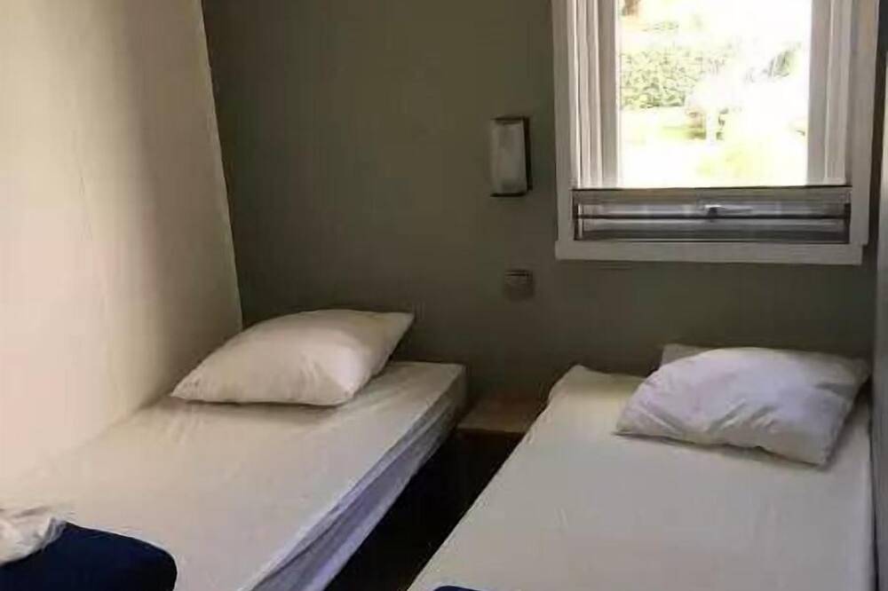 C- Mobil-home Caraïbes 2 chambres 6 personnes in La Bernerie-en-Retz, Côte de Jade