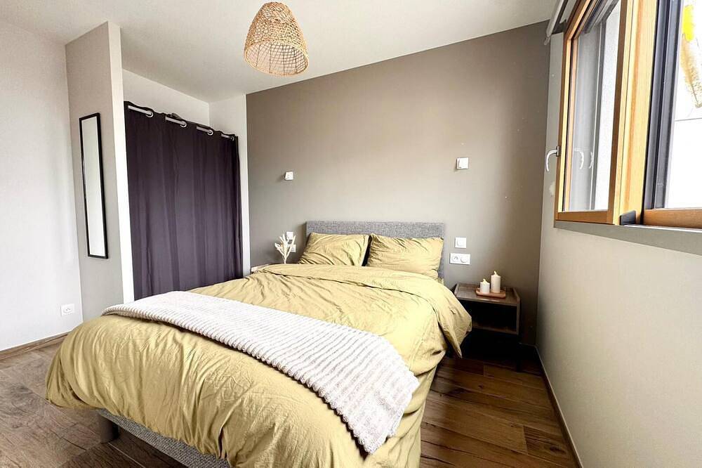 Maison Familiale à 10 min de la plage à pied - 4 suites avec salle d'eau privé in Quiberon, Côte des Mégalithes