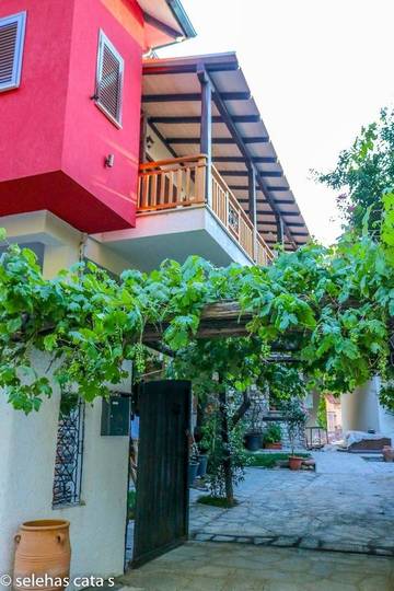 Gîte pour 7 personnes, avec vue et jardin dans Stavros