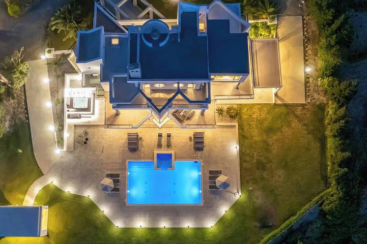 Ferienhaus für 14 Personen, mit Garten und Whirlpool in Rhodos Stadt