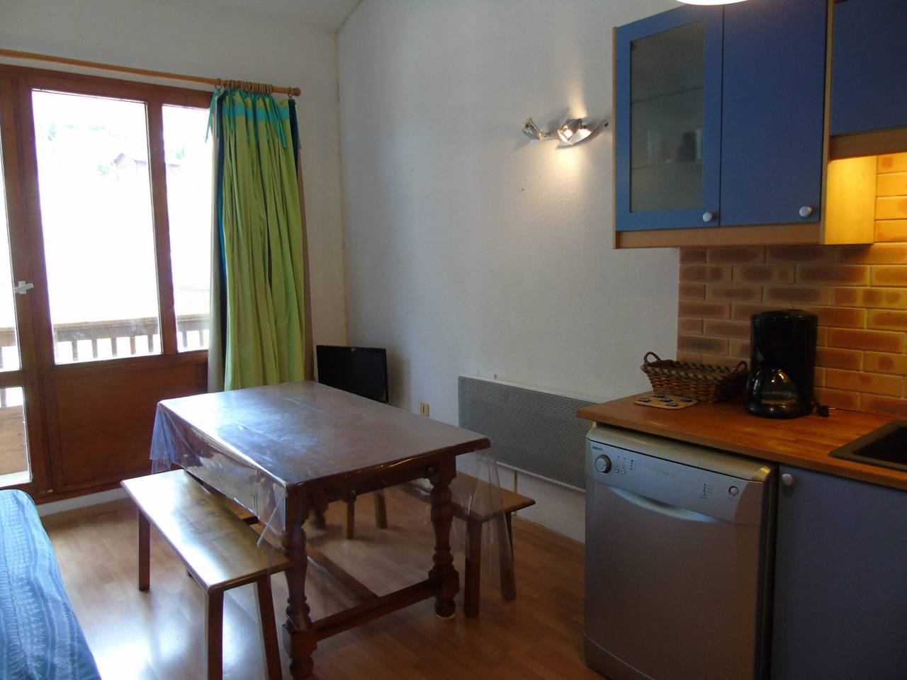 Ganze Wohnung, Gemütliche Ferienwohnung im Herzen von Valfréjus, nah am Skilift, 4 Personen, mit Balkon und Mezzanine in Valfréjus, Modane