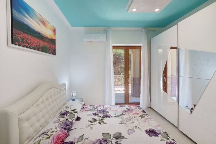 Appartamento intero, Appartamento 'Casa Mariateresa' con vista montagna, Wi-Fi e aria condizionata in Vico Equense, Sorrento Coast