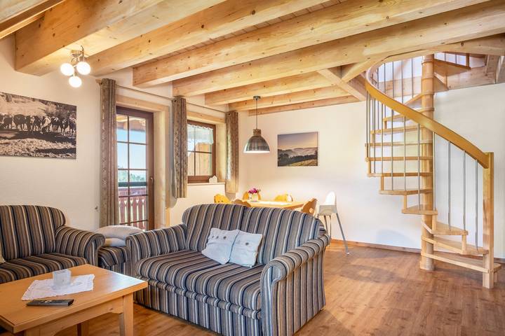 Ganze Wohnung, Ferienwohnung Bergidylle, 85 m² mit Gemeinschaftsterrasse, Garten & WLAN in Schonach im Schwarzwald, Südschwarzwald
