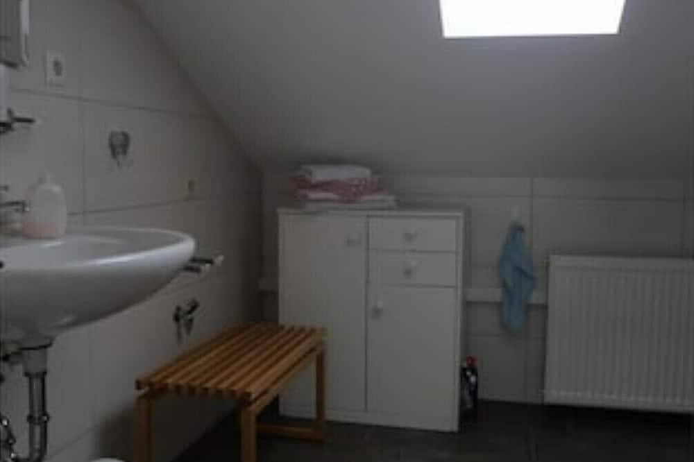 Ganze Wohnung, Appartement im Dachgeschoss in Dörzbach, Hohenlohe