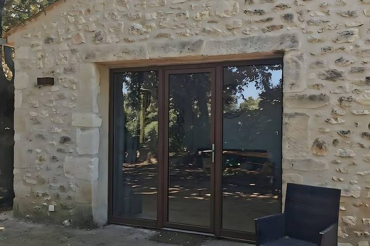 Gîte pour 3 personnes, avec piscine ainsi que jardin et jacuzzi