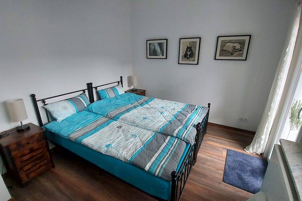 Ganze Wohnung, Nice apartment with balcony directly on the Rhine; centrally located in Kamp-Bornhofen, Mittelrhein