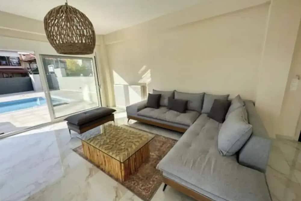 Falcone Resident\n\n in Nikiti, Sithonia Peninsula