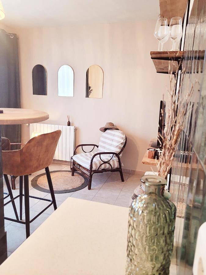Maison de vacances pour 3 personnes, avec vue ainsi que terrasse et piscine