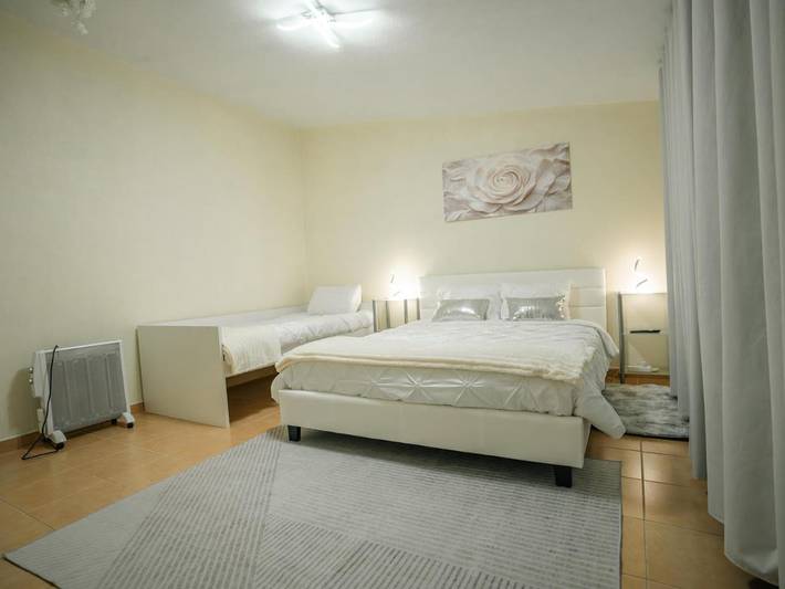 Gîte pour 3 personnes, avec vue ainsi que piscine et jardin dans Teixoso