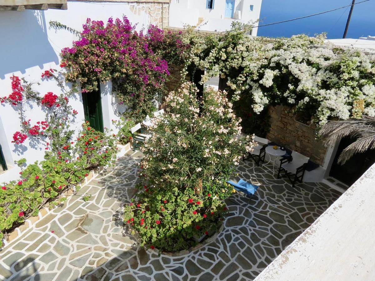 Double Room in Folégandros