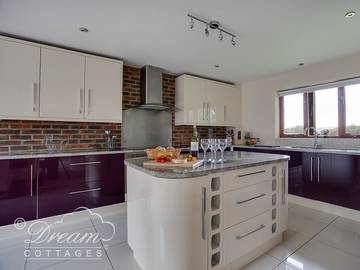 Holiday Rental for 12 People in Osmington, Purbeck Heritage Coast, Photo 4