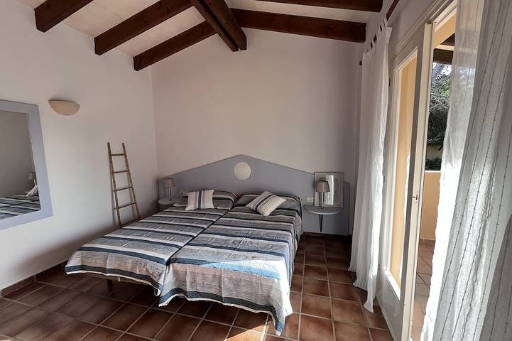 Location de vacances pour 4 personnes, avec piscine ainsi que jardin et terrasse dans Son Xoriguer - 3