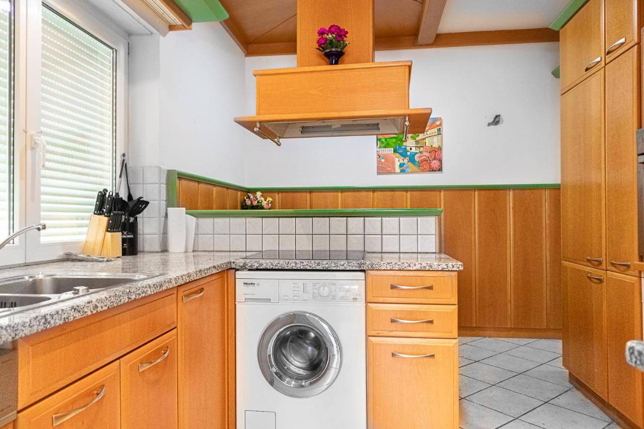 Cozy Private Rooms in Villa with Wifi for Long stay in Floridsdorf, Wien