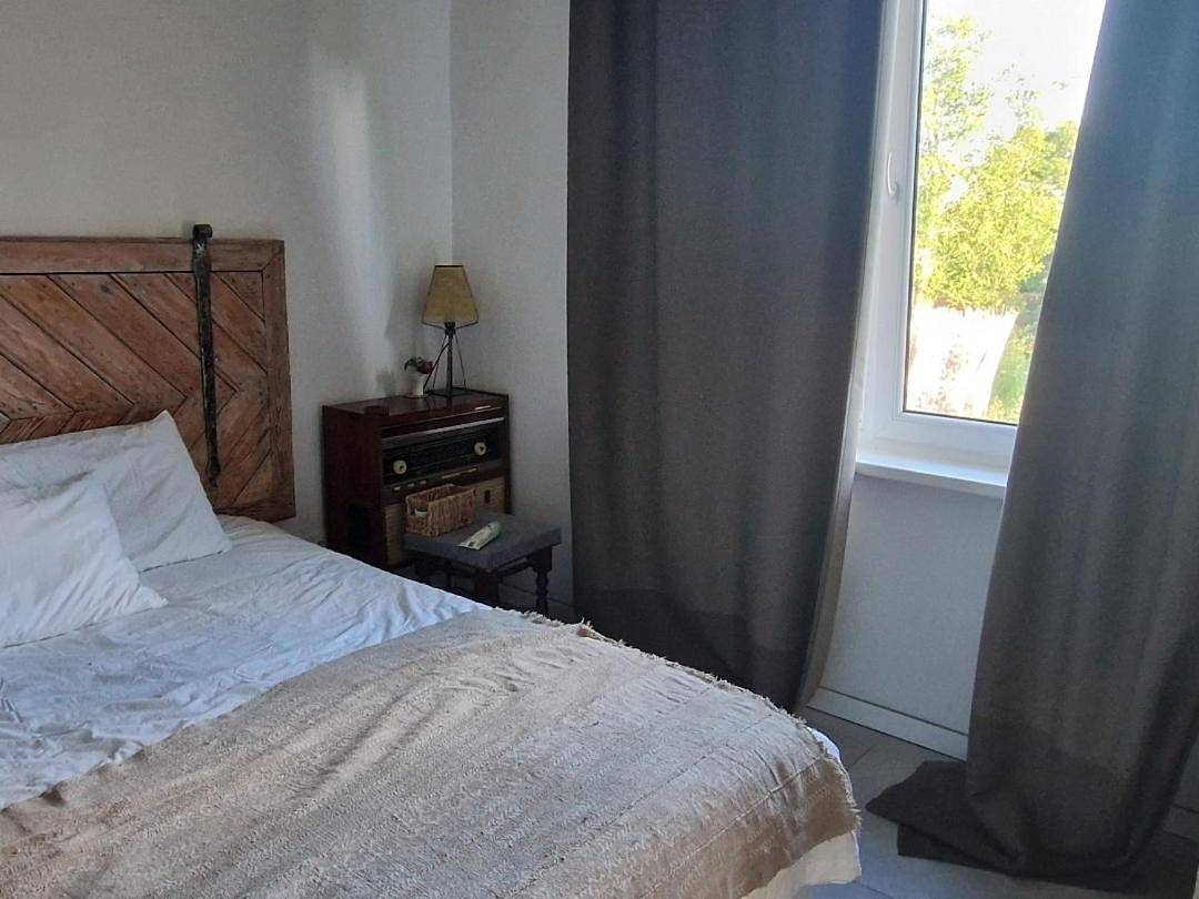 Hillside view house with garden, private parking, quiet location - 12 min to Old town anytime, Long stays welcome in Vilnius, Lithuania