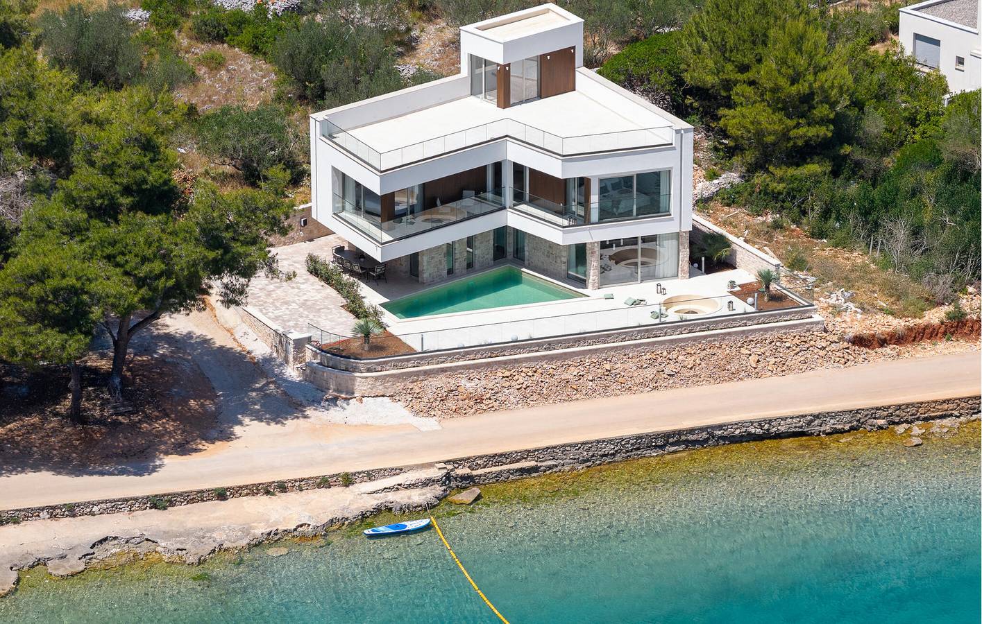 Casa de vacaciones para 8 personas con piscina in Kali (desambiguación), Uglijan