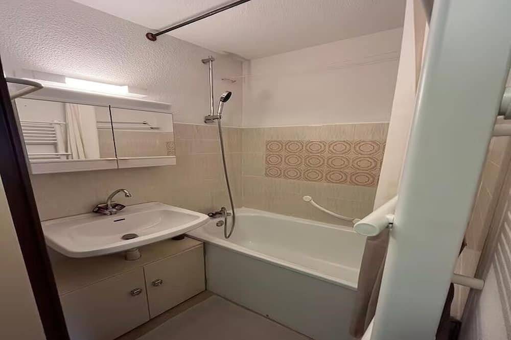 Appartement entier, Parenthèse au coeur de la nature Haut Jura in Mijoux, Parc naturel régional du Haut-Jura