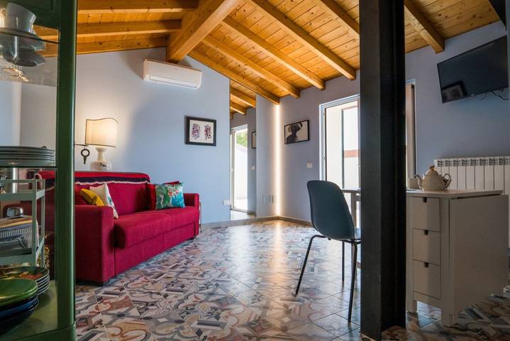 Appartamento intero, Guesthost - Villa Silvana - Apt Giulia with terrace & parking in Perugia, Perugia e dintorni
