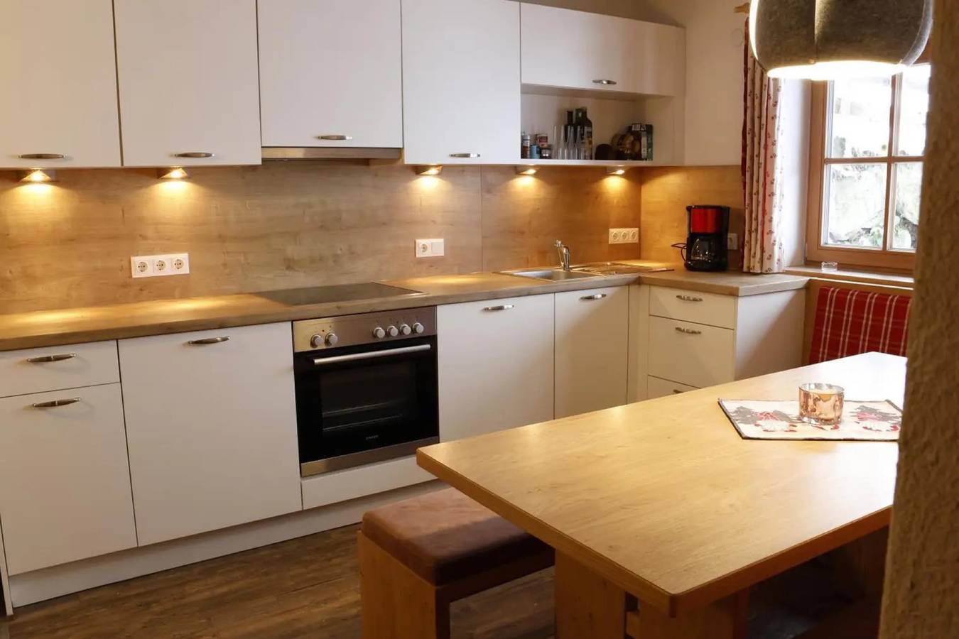 Ferienhaus 'Oberlehen Hof' mit Bergblick, privater Terrasse und Wi-Fi in Rohrberg, Tiroler Unterland